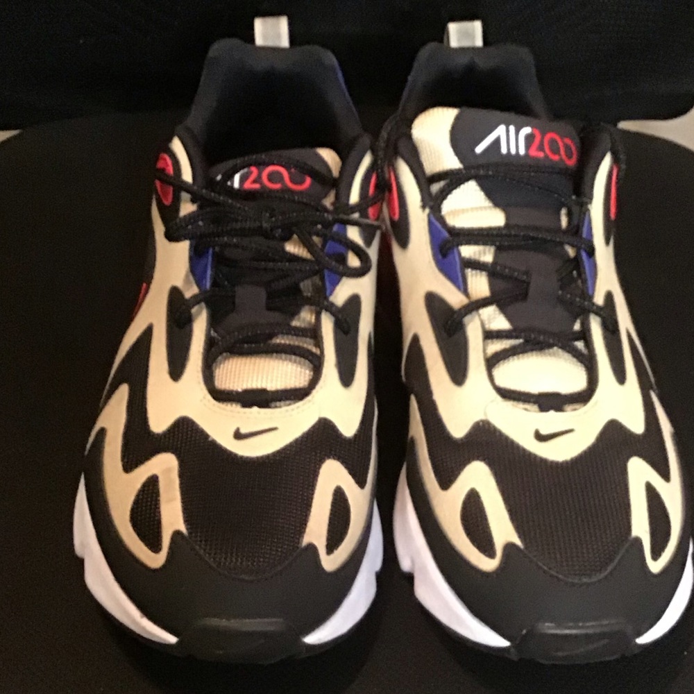 Nike Air Max 200 Athletic Shoes